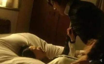 西安一女子喝醉酒，男朋友把她留在了酒店房间。哪知道，男子从外面返回后，却发现女友