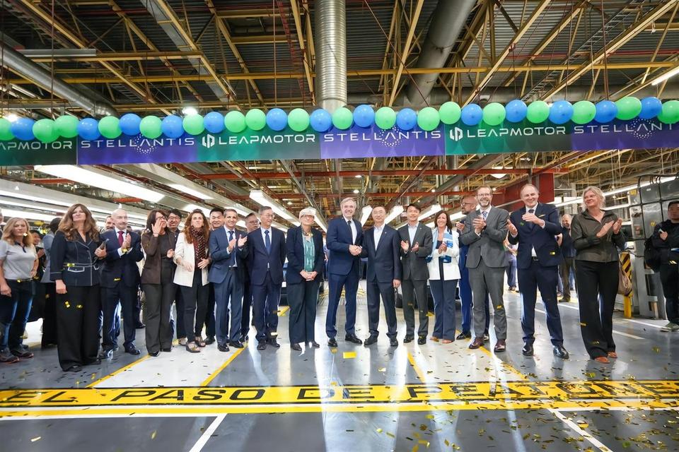 一栋空厂房，7个月后变成了能造电池的工厂
今年2月，马连那座厂房还是空的。7个月