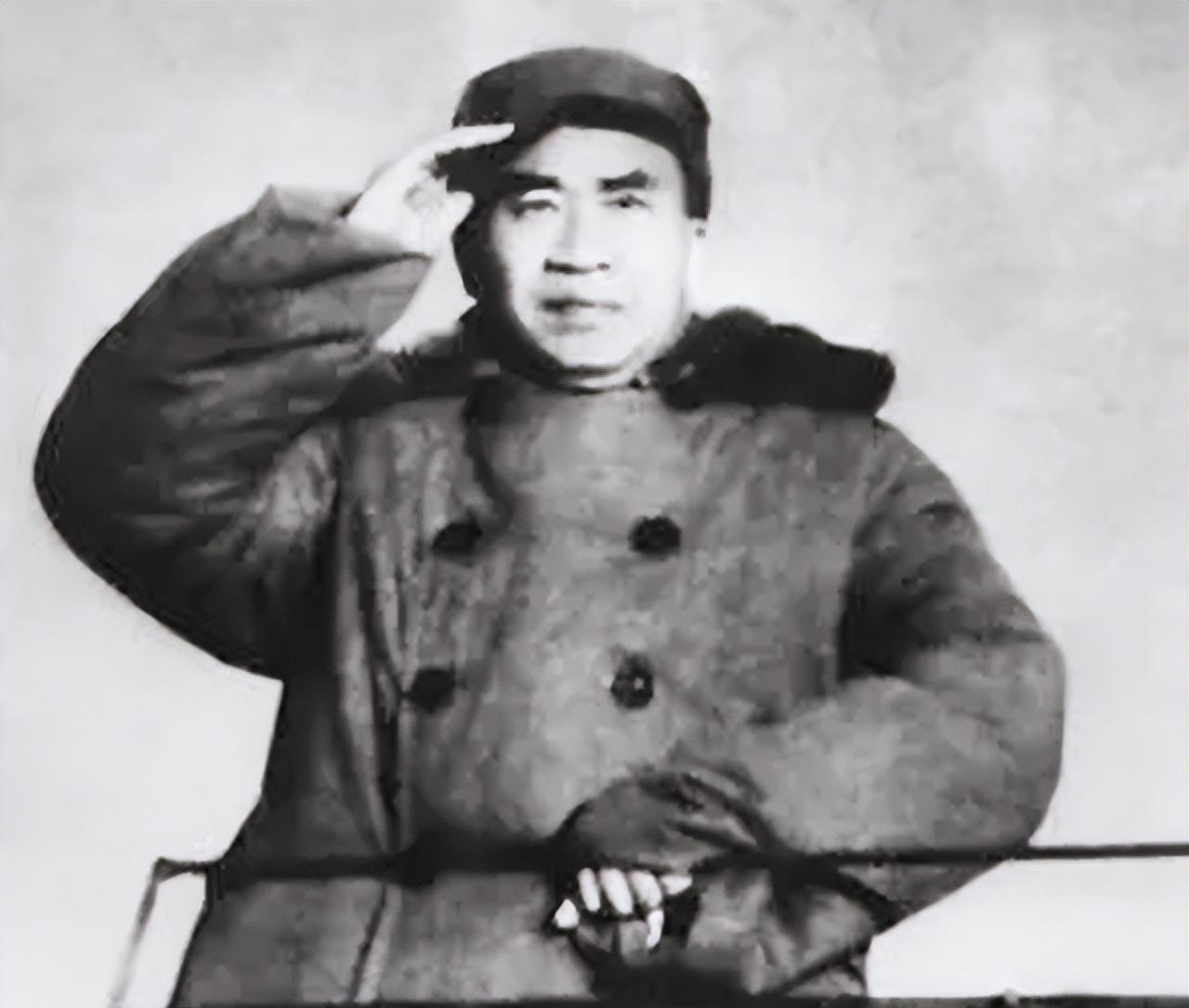 朱德，南昌起义时，他不是起义的核心领导；抗日战争和解放战争时期，也没有指挥特别重