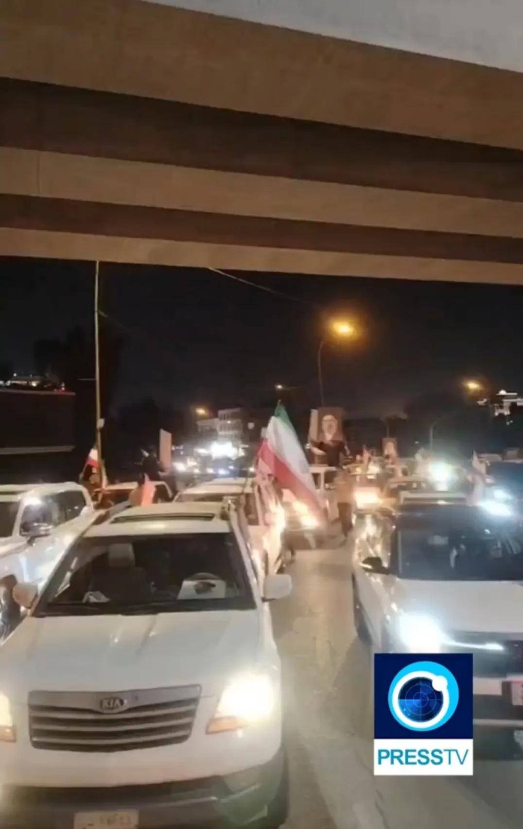 在美国和伊朗达成停火之后，伊朗和伊拉克两国民众纷纷走上街头，载歌载舞，共同庆祝伊