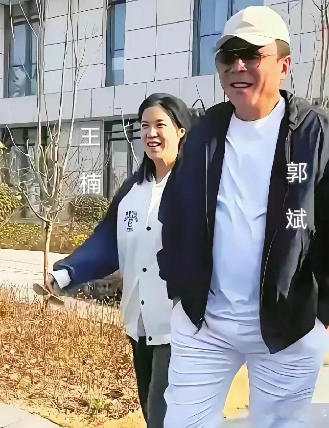 郭斌就是个商人，利益至上，根本不存在什么爱国情怀！
    其实大家吃瓜，并不是