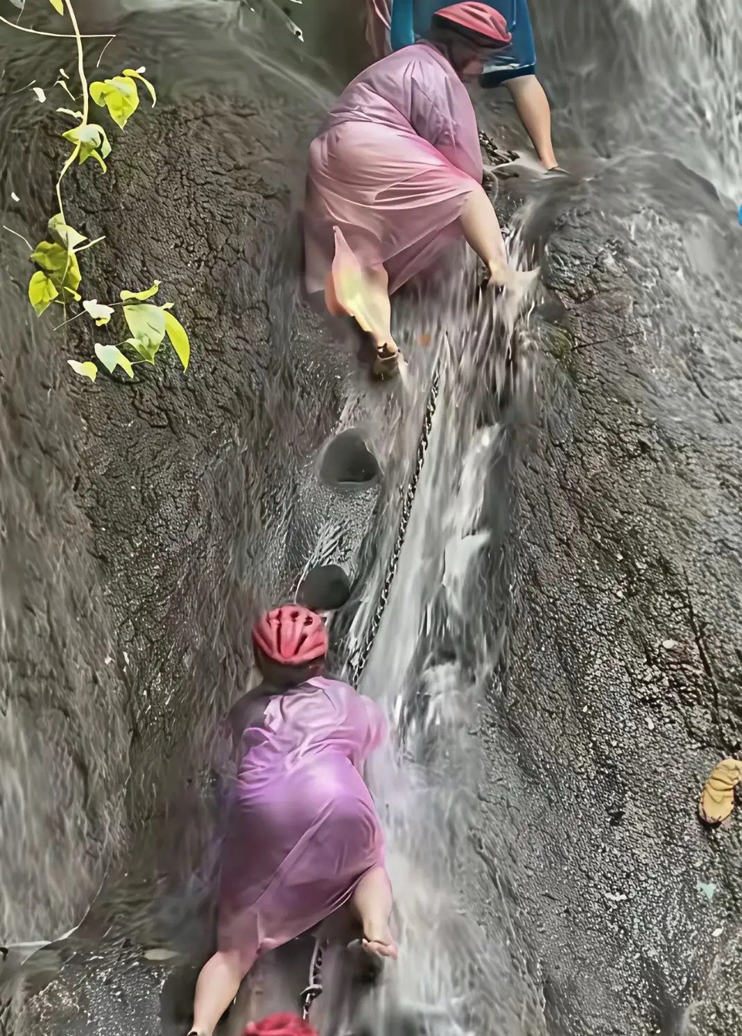旅游不仅需要金钱，还需要勇气和胆魄，不信你看怎么感觉花钱受罪啊 