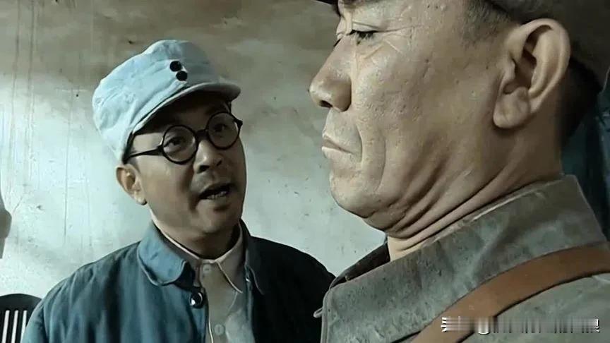 李云龙为何就怕旅长？有一天，李云龙和独立团战士喝酒吹牛

战士：“团长，您和孔团