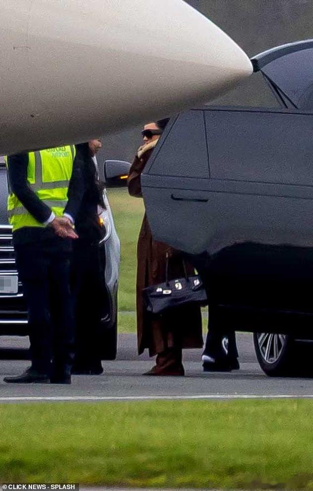 OMG……F1赛车手刘易斯·汉密尔顿居然真的在和金卡戴珊约会？？！之前刷到《太阳