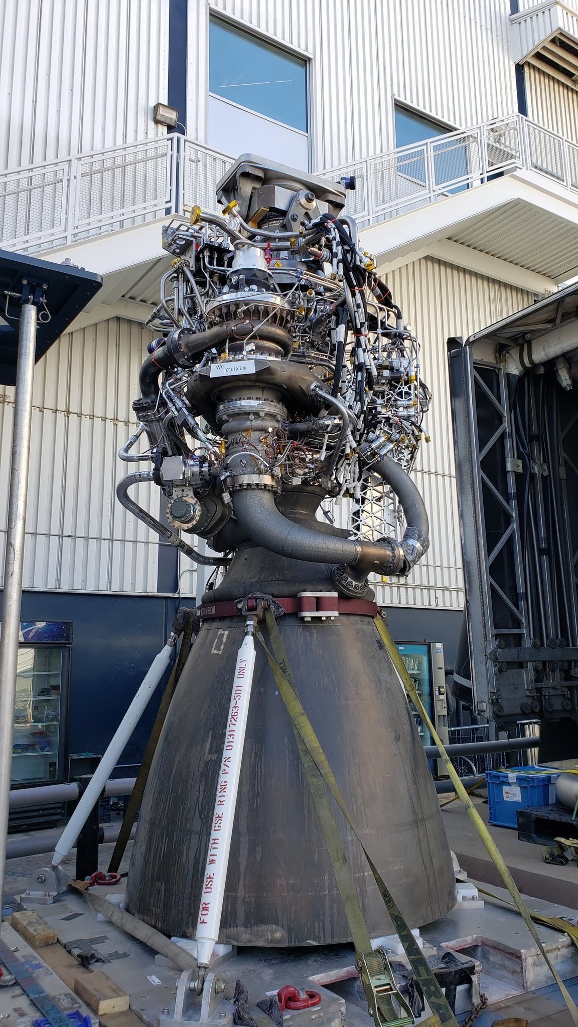 SpaceX的三代禽全流量分级燃烧循环液氧甲烷发动机图1:第一代海平面推力185