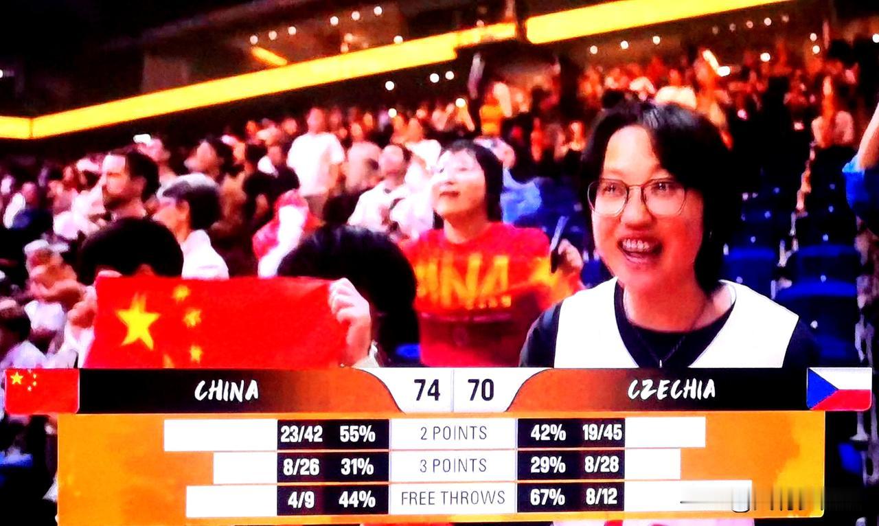 加时逆转取胜，中国女篮获世界杯附加赛资格。三人优秀，张子宇受困犯规。中国队收获信