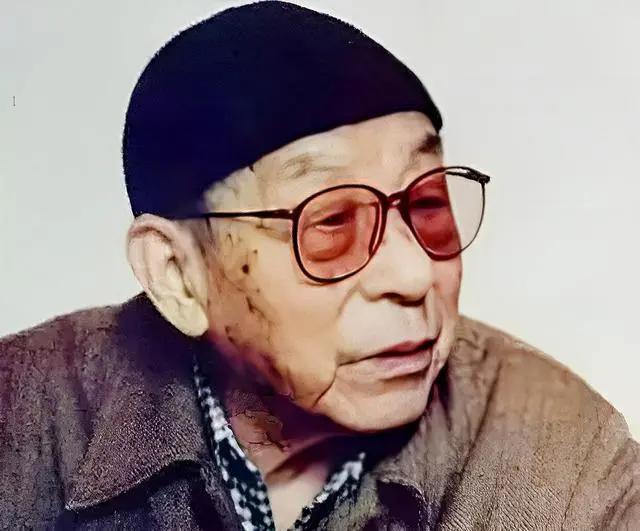 张学良晚年时提到原配于凤至：我那个太太，我不敢惹的
对于自己的发妻于凤至，张学良