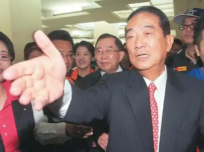 台湾省亲民党主席宋楚瑜呼吁：“我们不要流血战争，要和平，但是我们不要受到屈辱的和
