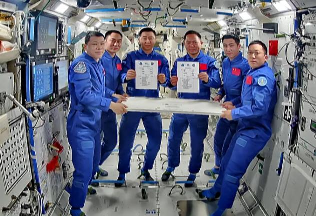 估计现在最让人担心的，就是神舟二十号的航天员，不是因为他们没有成功交接，也不是因