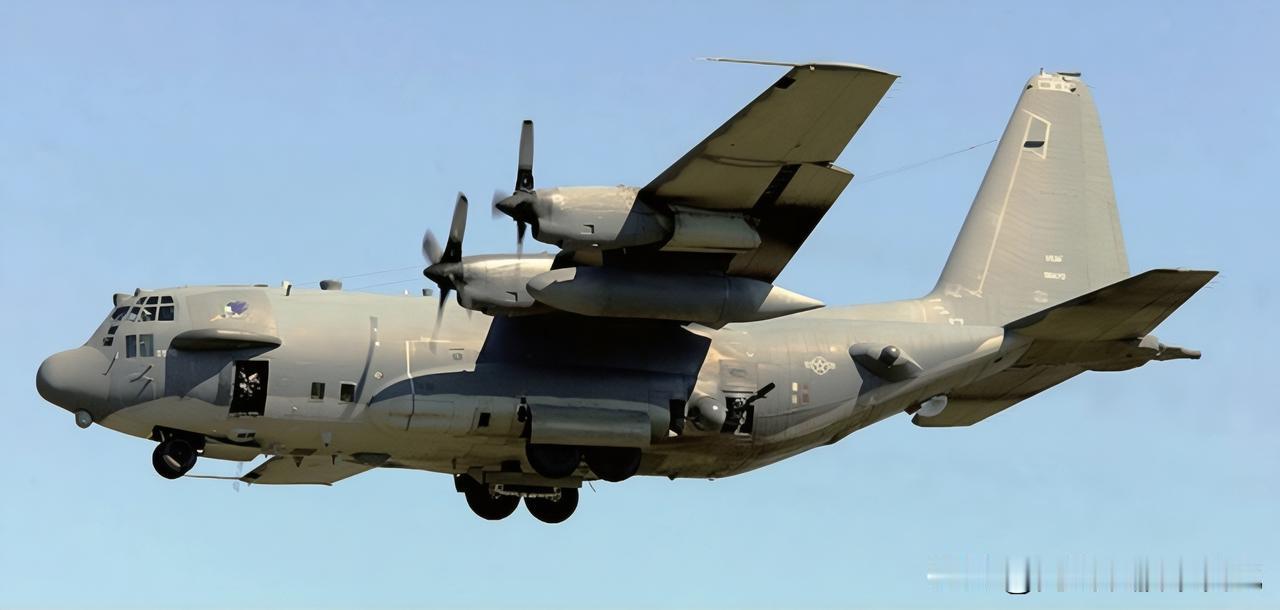AC-130“飞行炮艇”Air Gunship
凶猛的空中炮艇/美国攻击机
号称