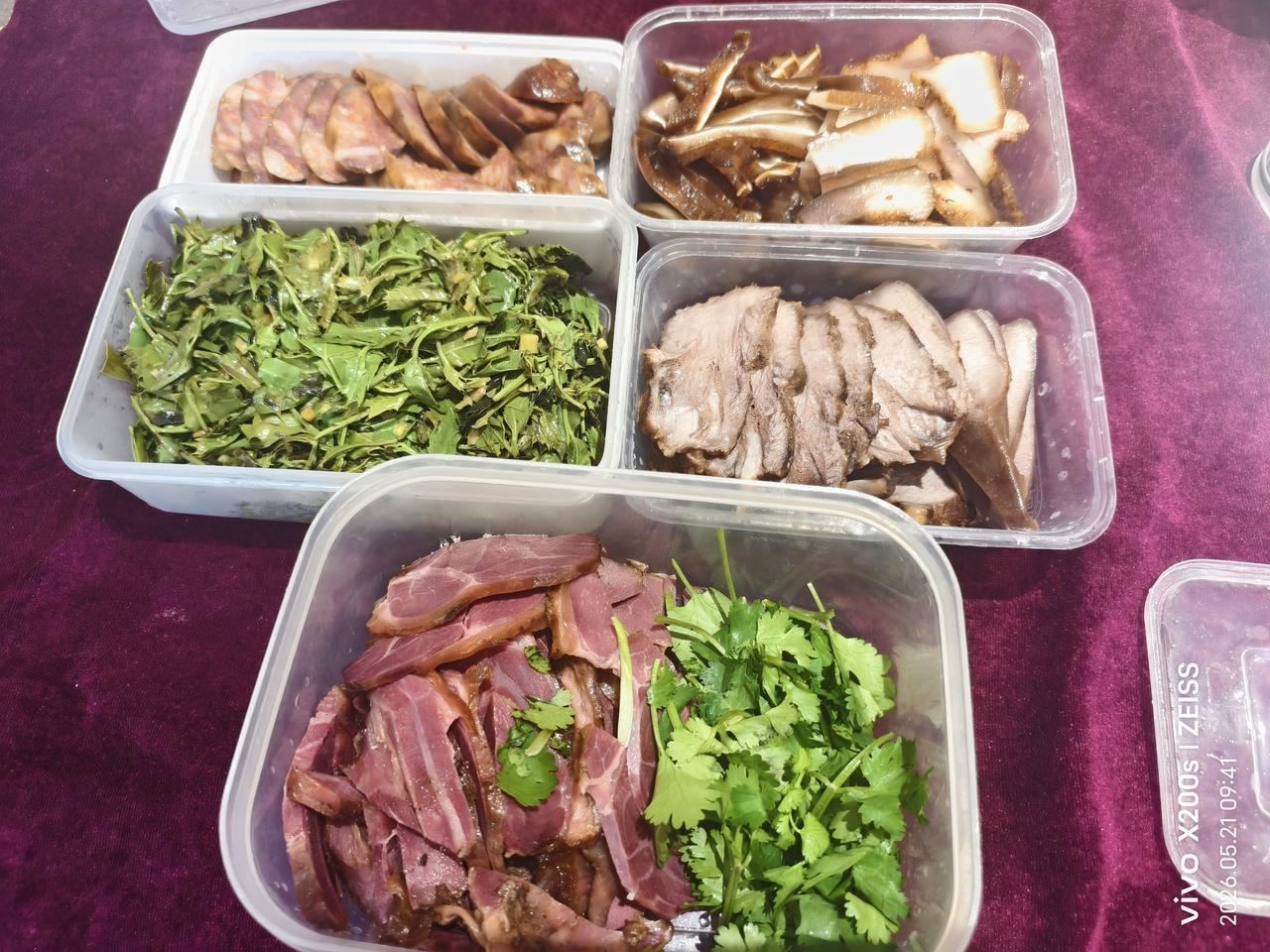 晒图笔记大赛接春客：今天我又接春客了，为了让老友吃到我做的菜，也为了节约经费，我
