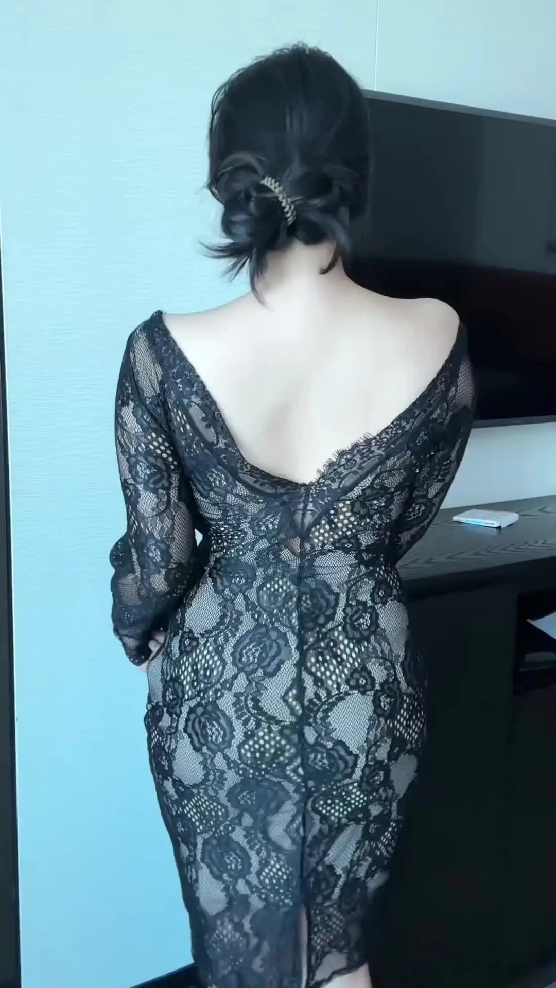 回眸一笑百媚生，六宫粉黛无颜色