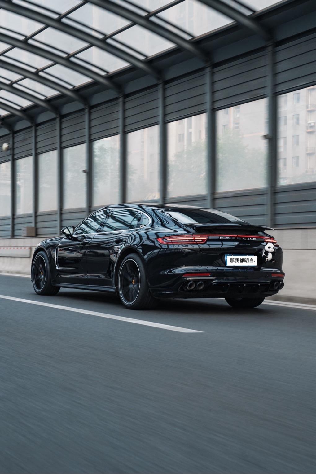 Porsche Panamera.“情绪的尽头是沉默，汽车的尽头是保时捷”
