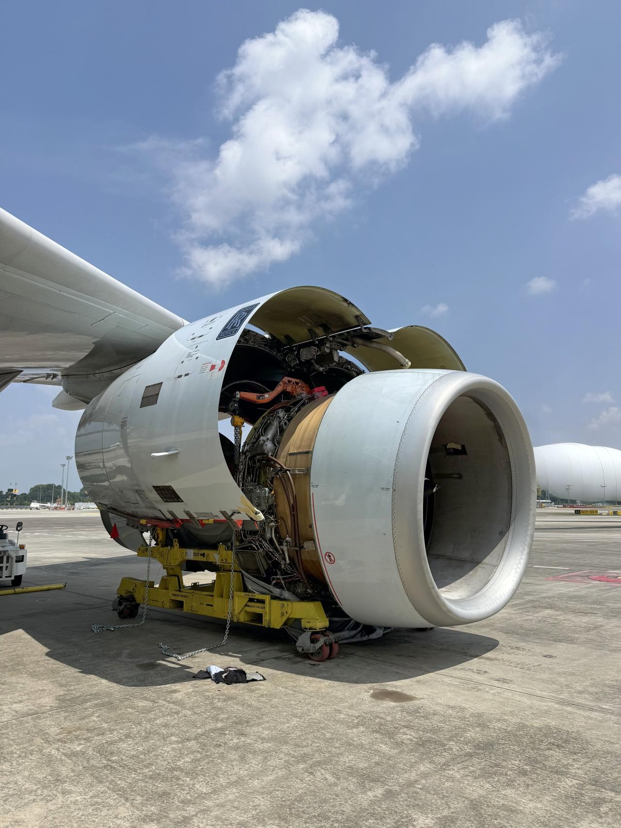 空客A330飞机在飞行中发生发动机自动关闭后更换罗尔斯·罗伊斯Trent 700