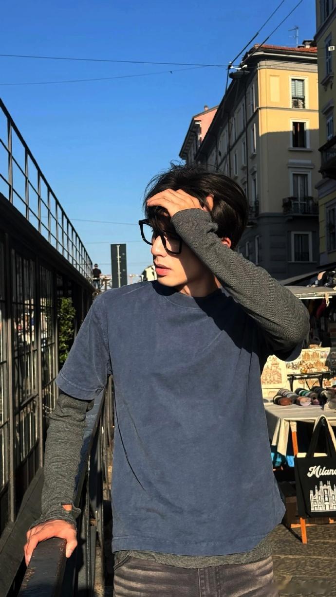 宋威龙说田曦薇是白色的宋威龙说田曦薇有很多可塑性 采访里宋威龙聊田曦薇，说她是白