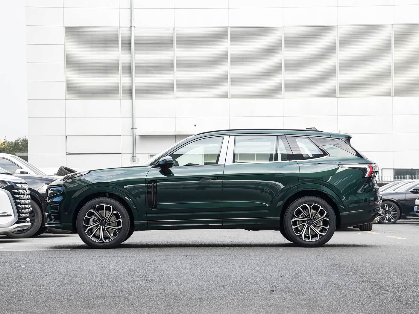 好车分享 廉价版老款沃尔沃XC90，领克09，这车现在性价比蛮高的，20万左右能