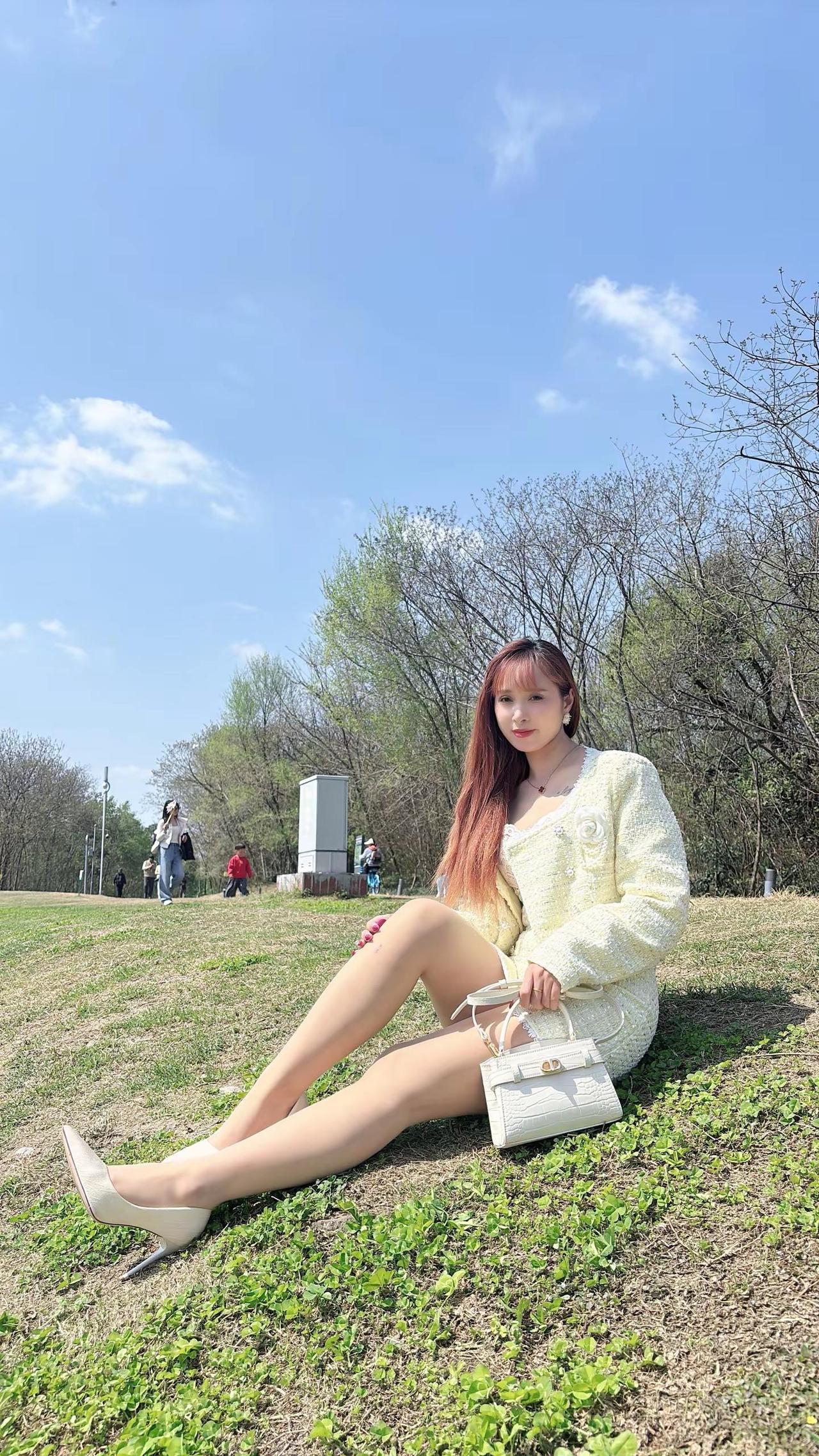 姐今年开窍觉醒了，任何关系，我明牌，你随意，随你意，趁我鲜活，不许任何人熄灭我…