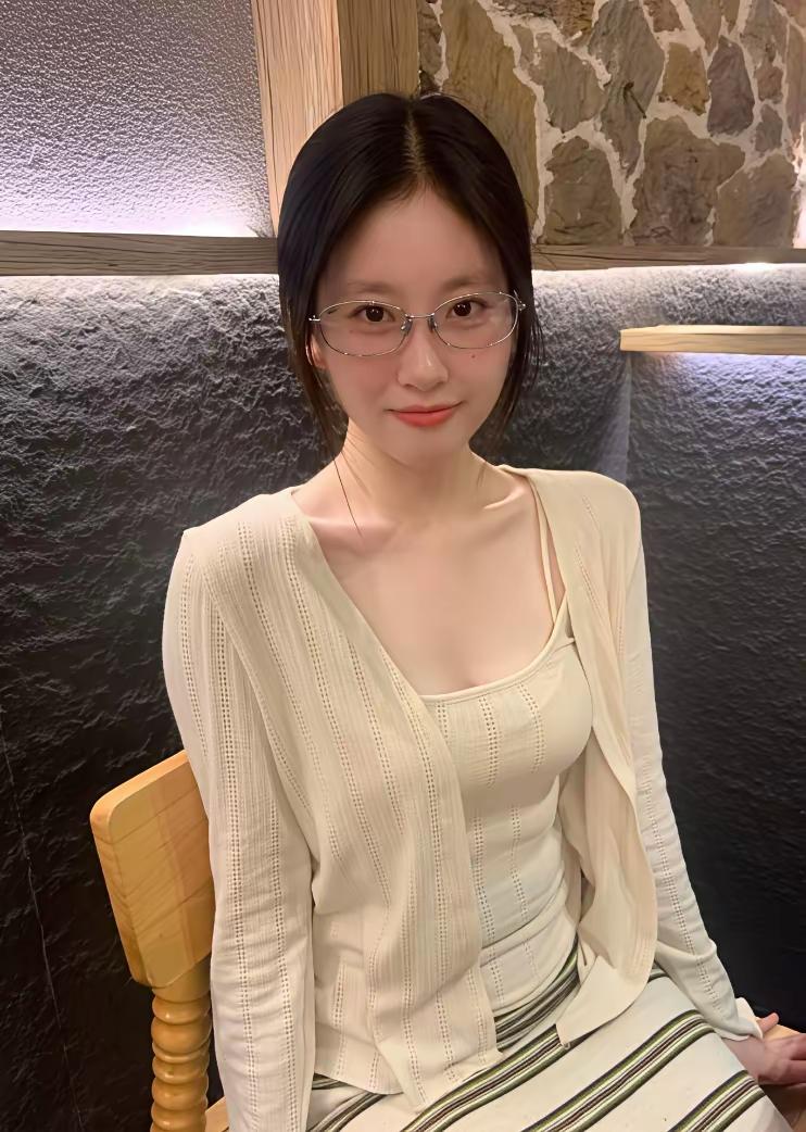 大部分女人，都会喜欢坏一点的男人。什么叫坏一点？就是只能坏那么一点点，坏的恰到好