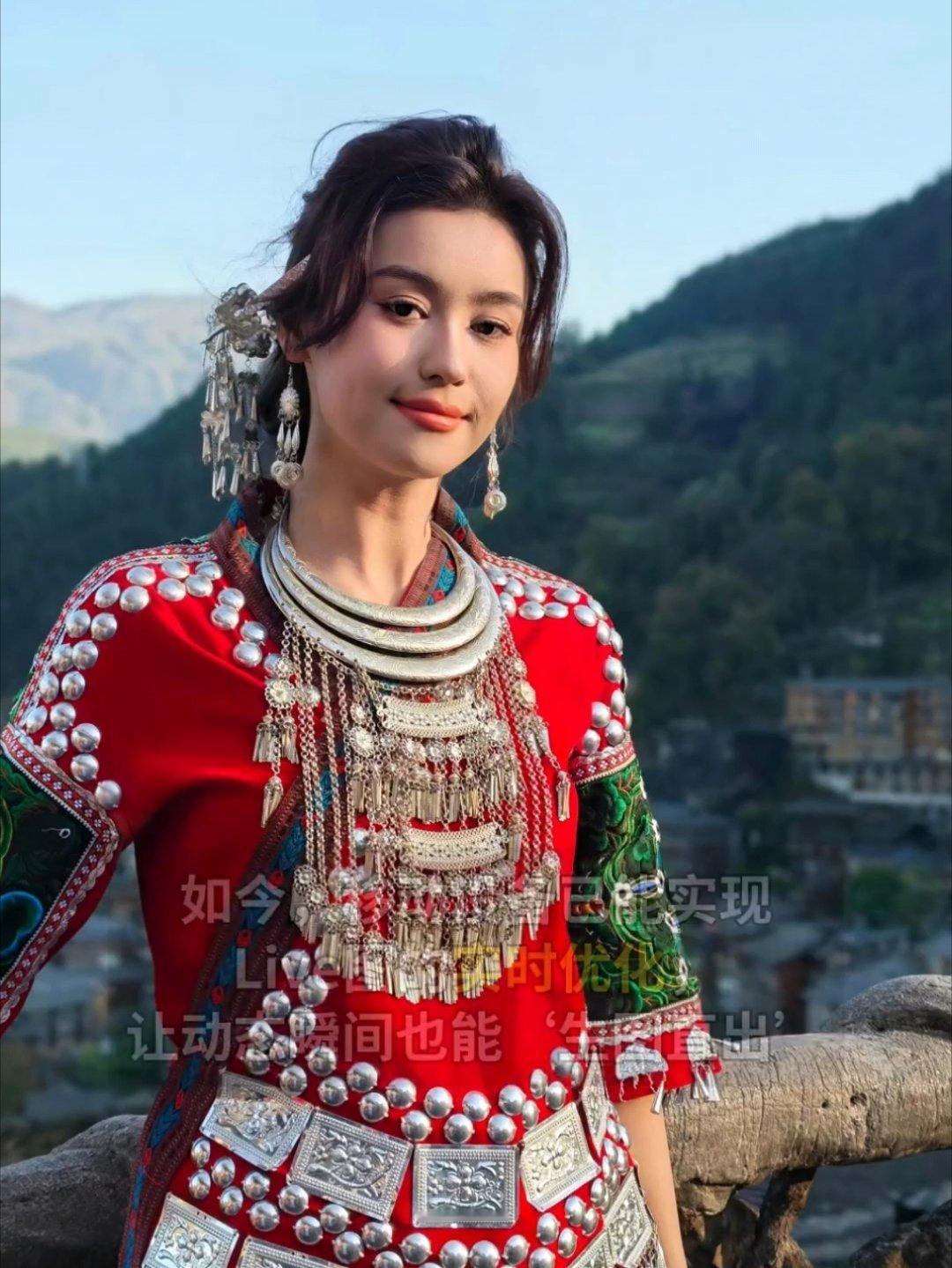 中国秋冬无滤镜神级景点 最新平台数据显示：2025年民族风旅拍搜索量猛增超100