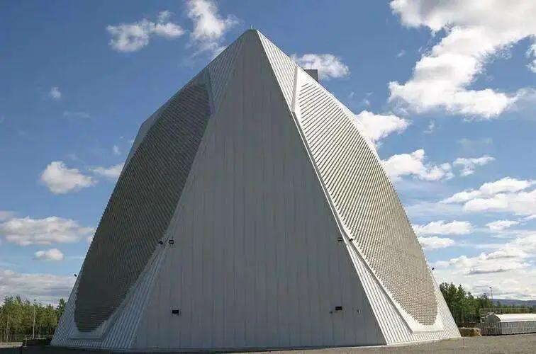 美媒称
伊朗这次有高人指点
通过对60个基地卫星图像进行分析

伊朗发动的“真实