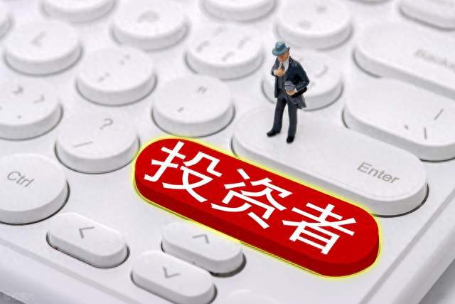 巴菲特85岁才买苹果，他看中的根本不是科技