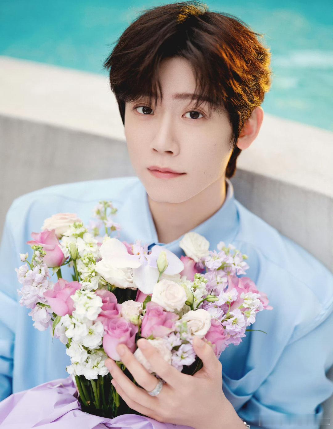 李卿 lq李卿 “青春的定义是朝阳日落，是少年走向阳光脚印”  "𝓣𝓱𝓮 