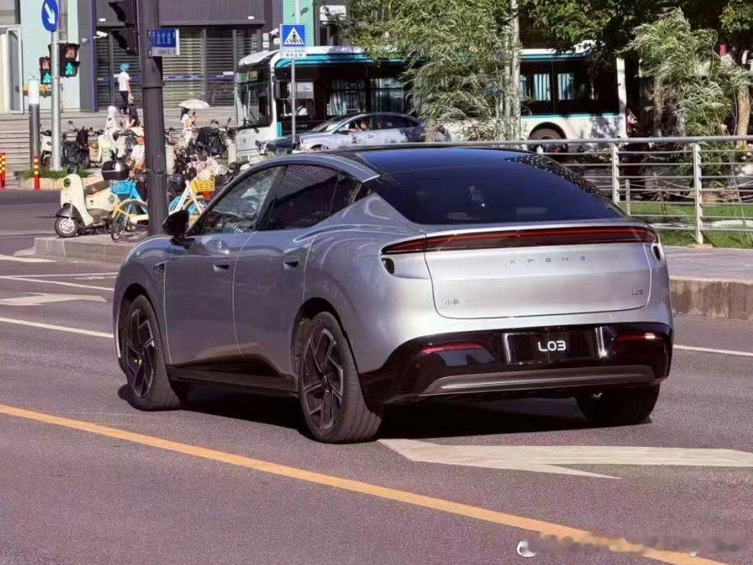 小鹏MONA SUV L03要来了今年爆款预定，大概7月上市吧，买15万级别纯电