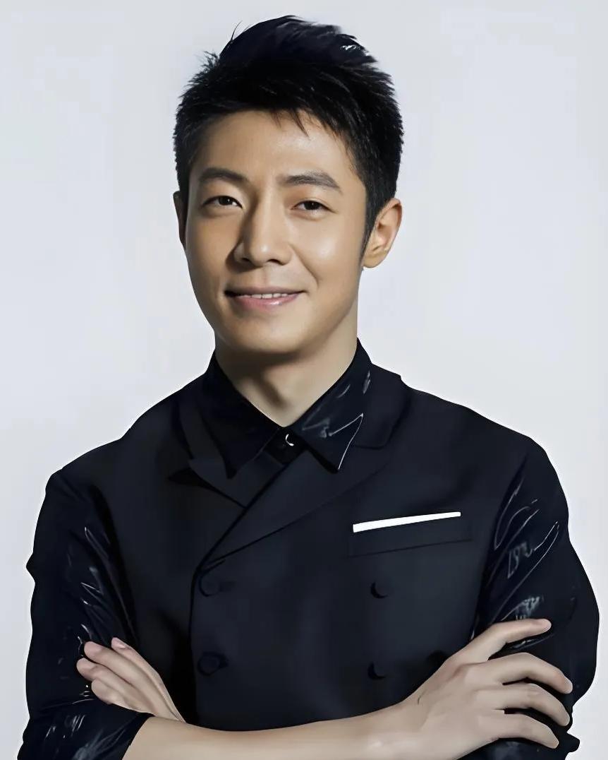 撒贝宁是永远都不会离婚的，
原因很简单，
不是他的妻子多优秀，
而是因为撒贝宁的