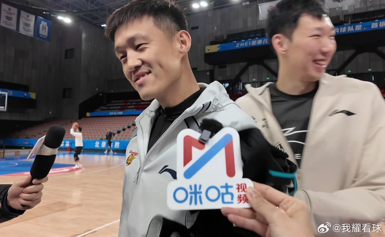 本赛季会是生涯最后一个赛季吗？老将周鹏回应“我也希望能长久一点，但是我觉得差不多