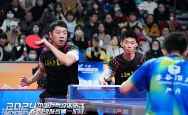 林诗栋3比0战胜梁靖崑   梁靖崑今天第三场比赛，腿部有点不适。 甜甜一定要健康