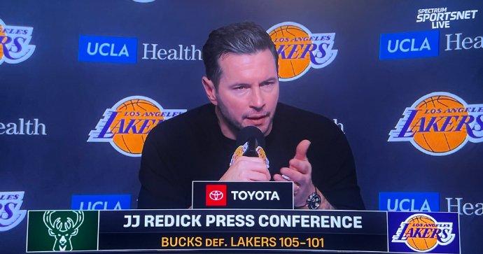 逆天！雷迪克开始甩锅了！

“在最后一次进攻中，他们投篮不中（第三罚），我立刻跳