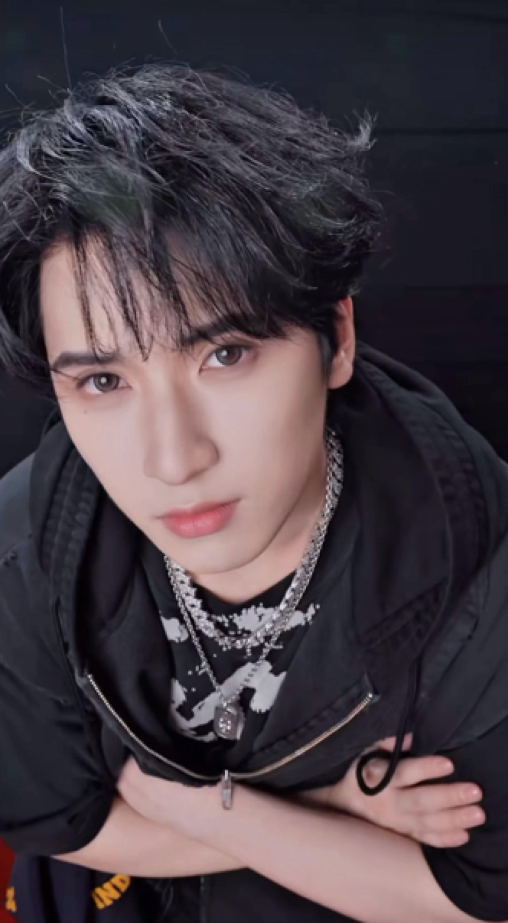 我家嘻哈男和严浩翔一起奔向2026