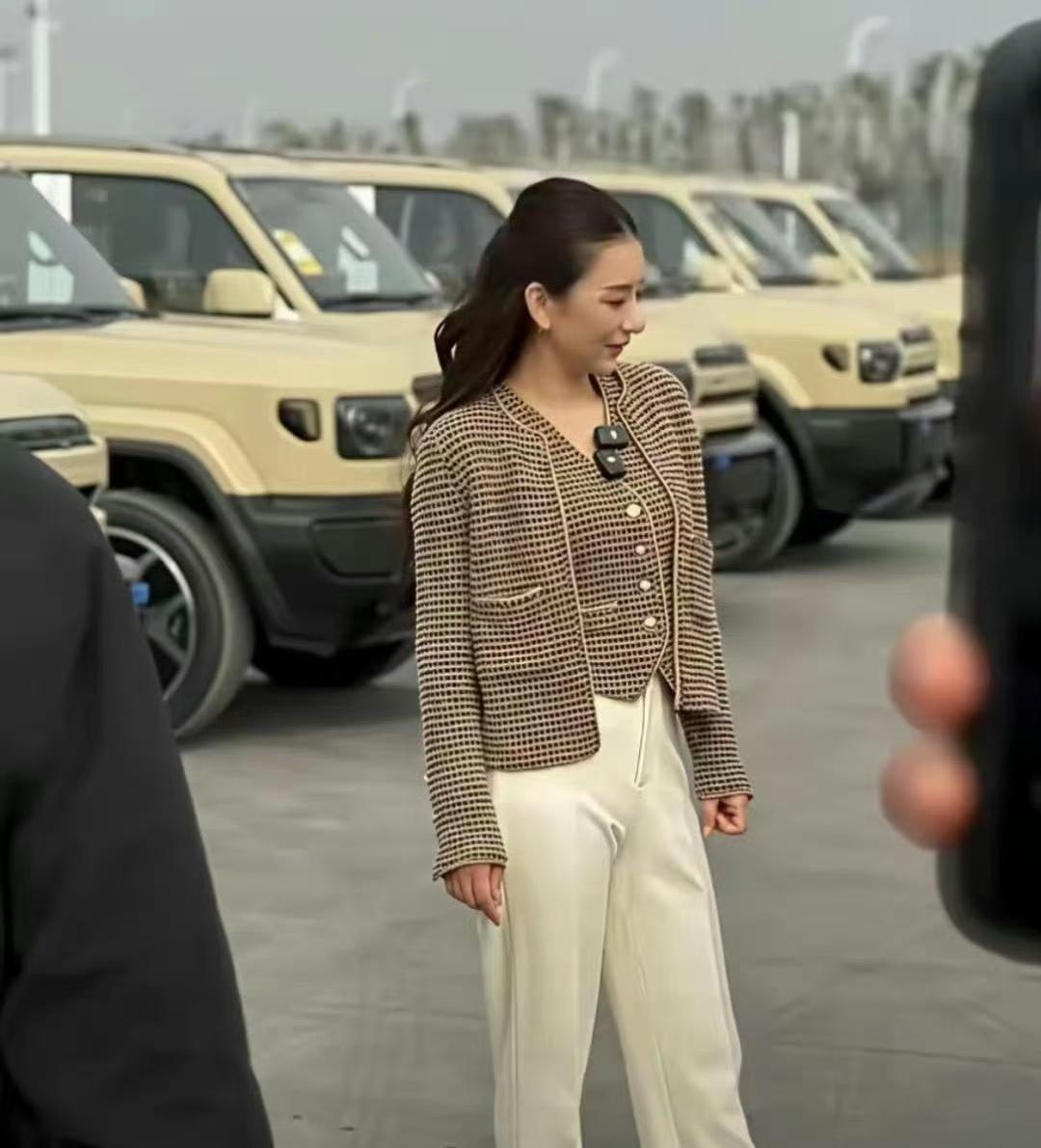 方媛终于有了中年大妈的即视感 