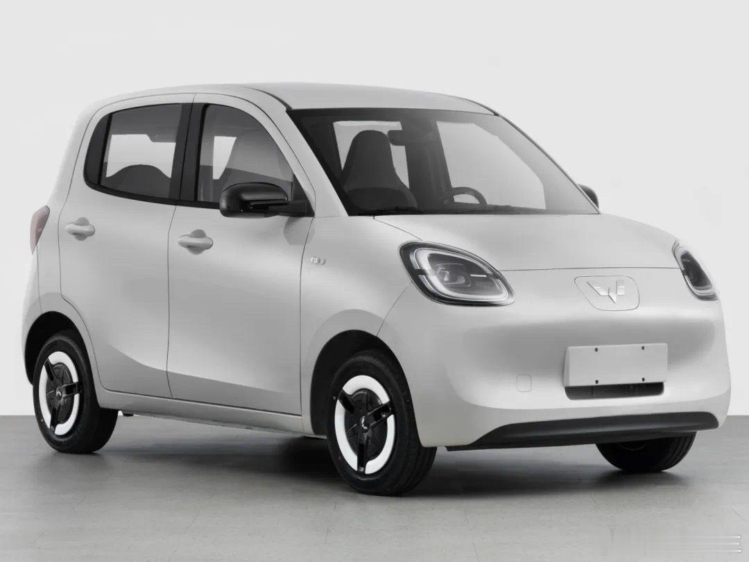 全新一代的五菱宏光MINI，新增了全新的四门版#新车中转站# ​​​
