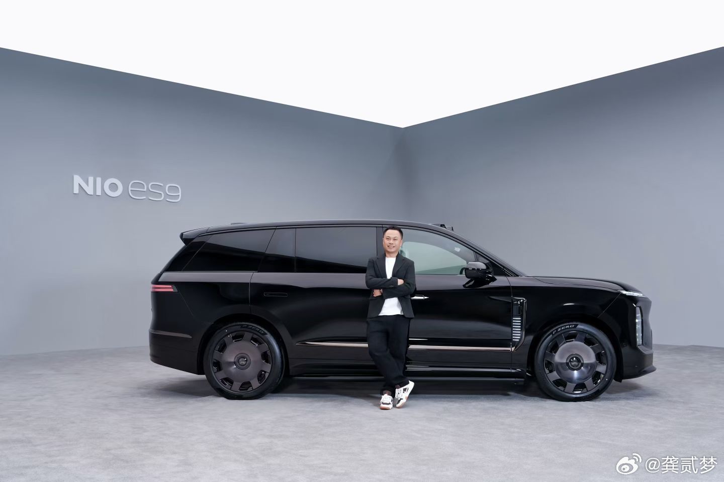 已知蔚来ES9车高1870退算吴颖身高未到180，是不是很合理 