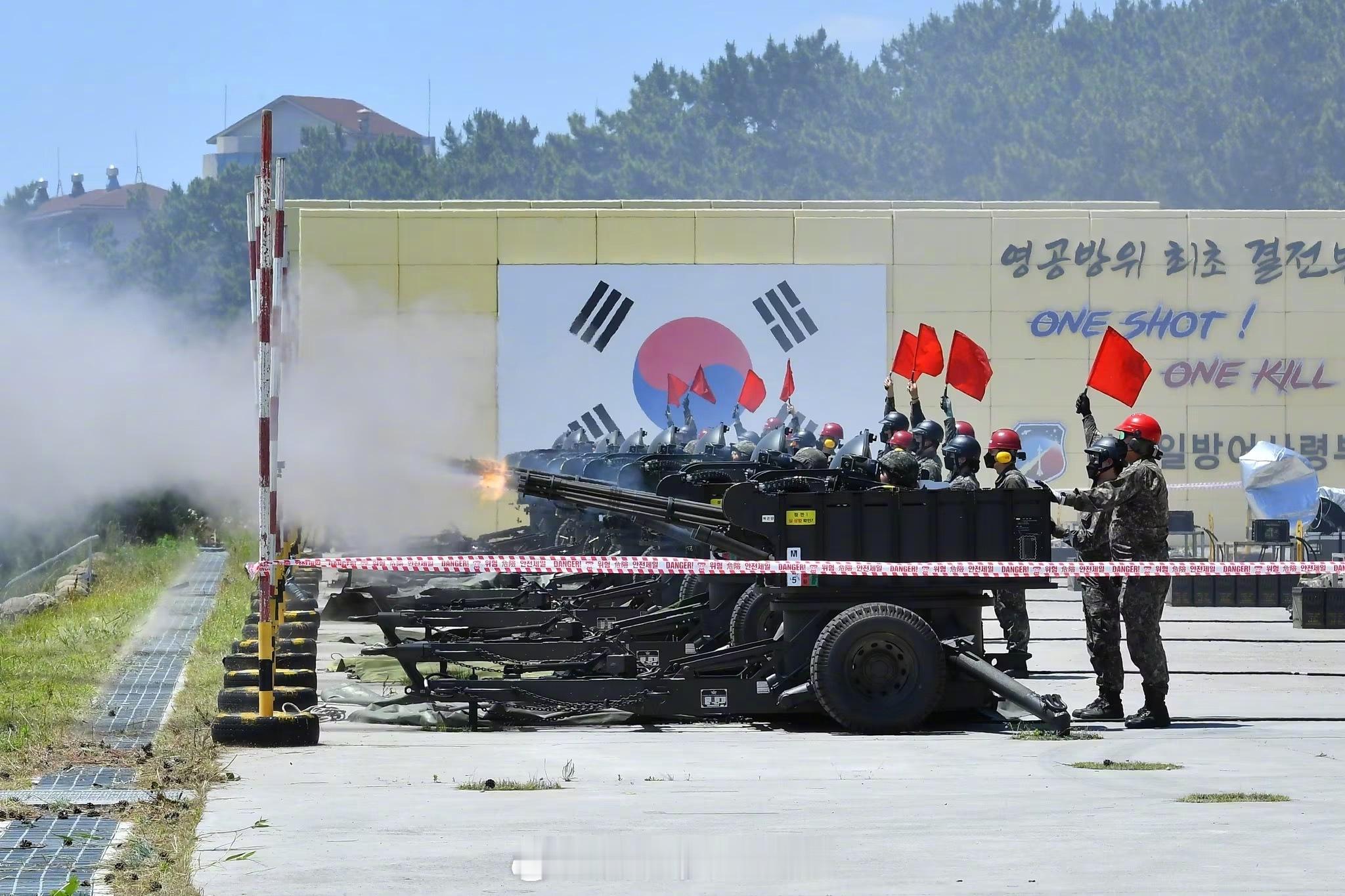 烽火问鼎计划每天认识一件兵器 韩国空军举行火神机炮实弹演习，验证反无人机蜂群的能