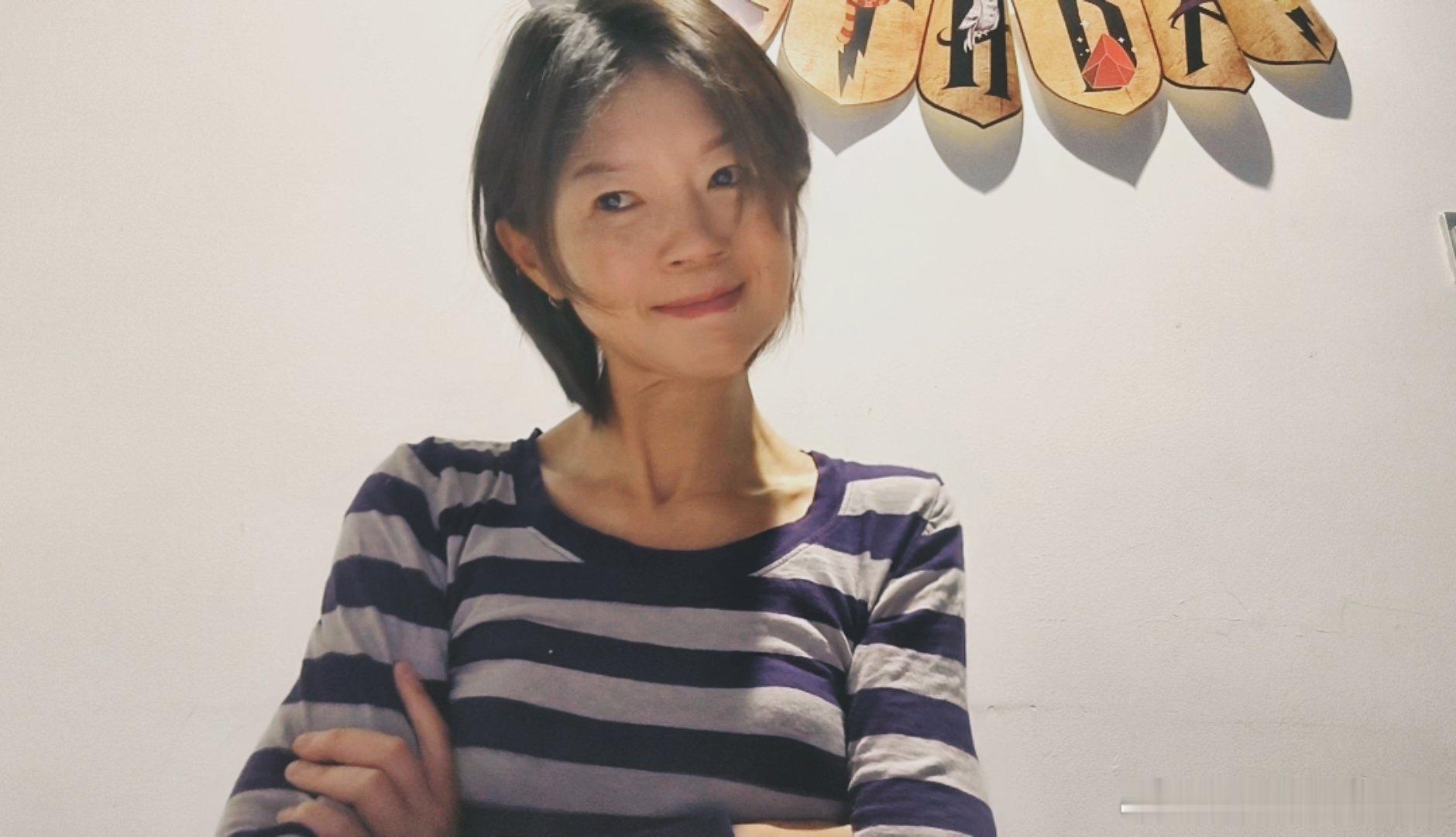 今天無意中刷到一位我的微信好友，平時見面都很正常聊天的那種，在自己的號裡說了一堆