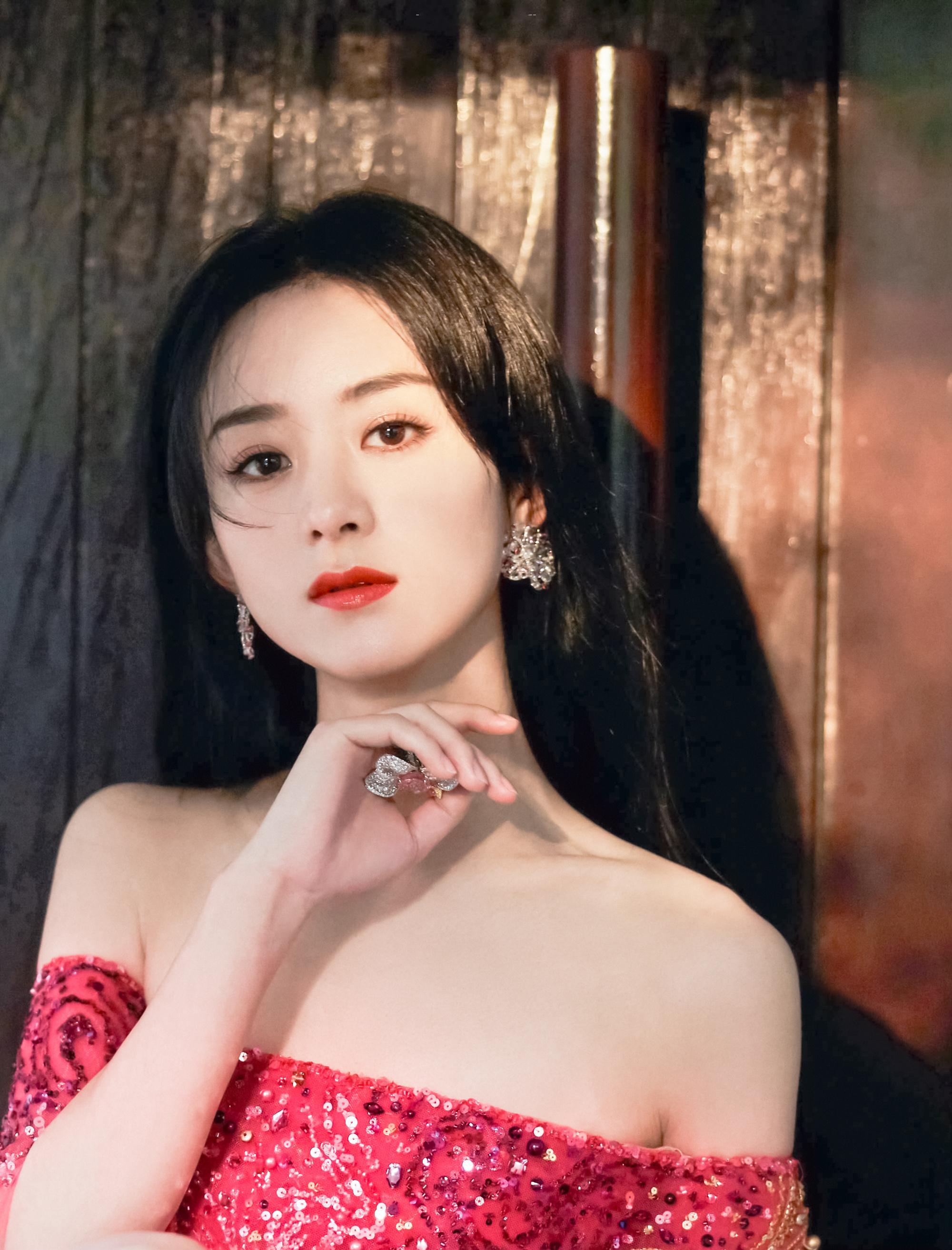 赵丽颖电影澎湖海战 zly赵丽颖黄和娘“仍然有开在泥泞里的花，明晃晃的夏天，我喜