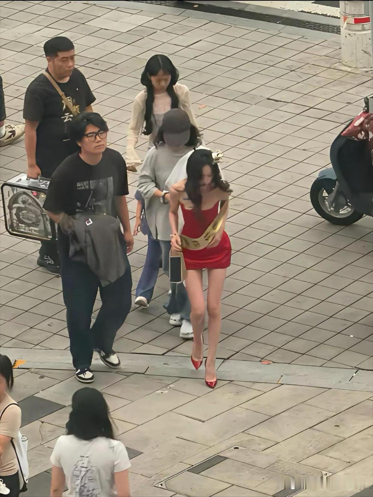 只有瘦到这种程度，上镜才刚刚好 
