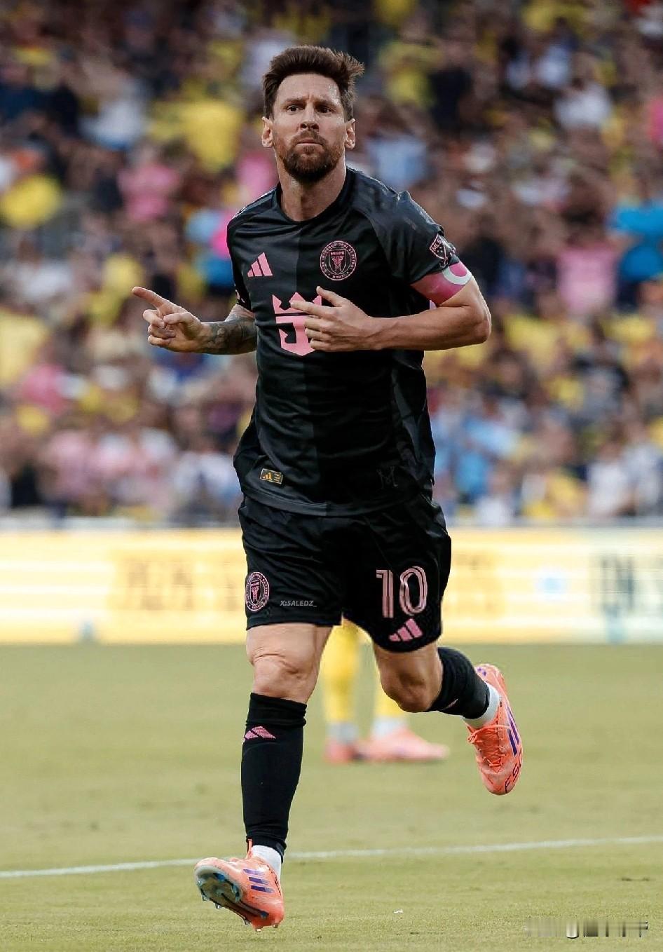 球王也输不起，梅西输球后不服怒气冲冲去对手更衣室!

在今天美职联揭幕战上，迈阿