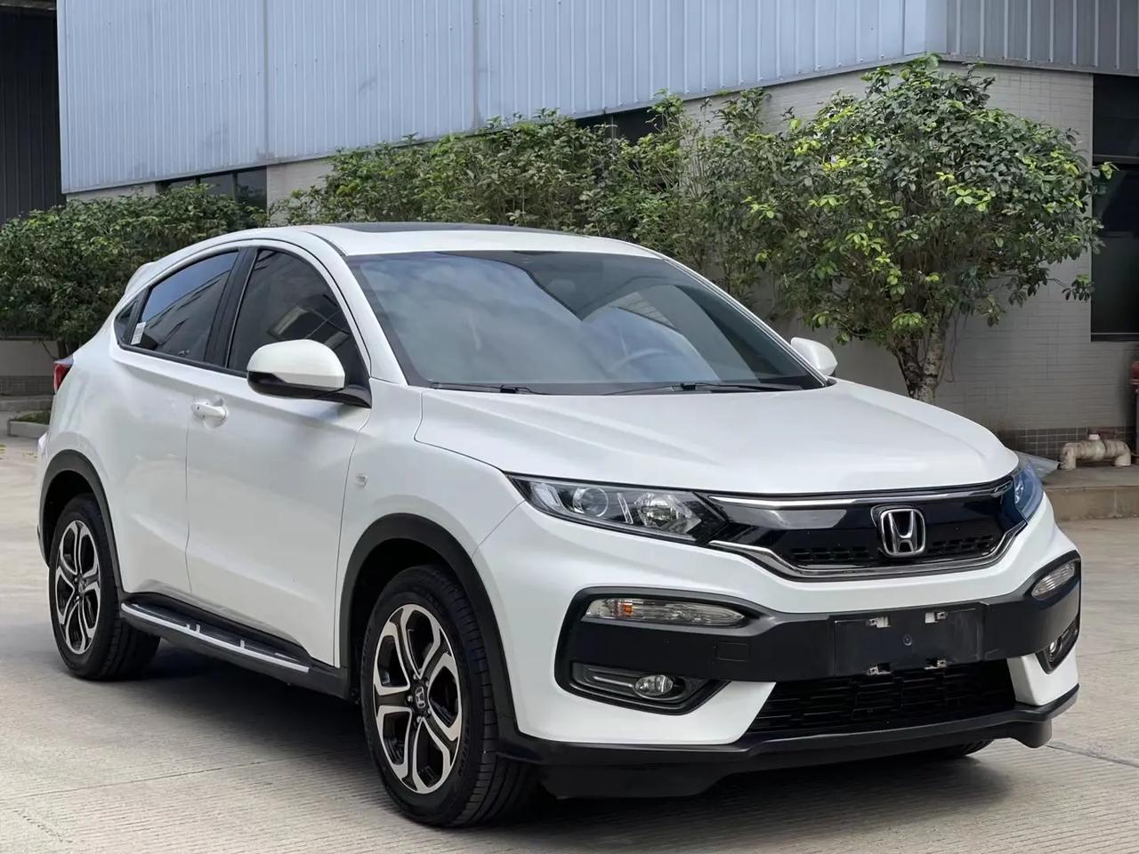 兄弟们，不少女生问预算八九万想买台省心的小SUV，不要太大不好停，又要可靠不爱坏