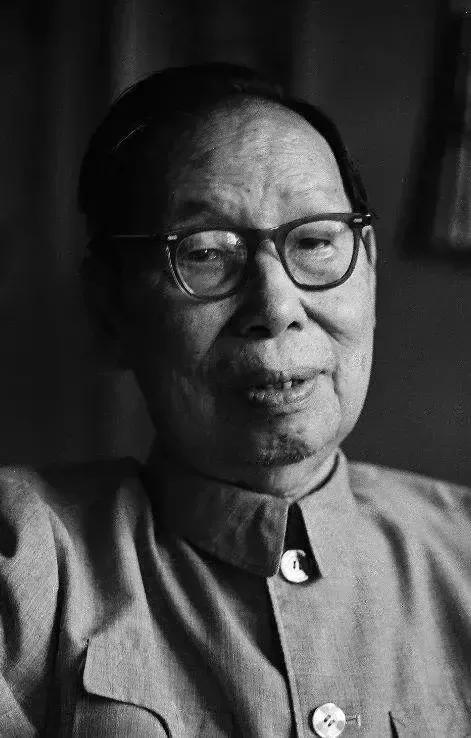 1937年，一个衣衫褴褛、蓬头垢面的乞丐出现在清华大学门口，校长梅贻琦认出他后，