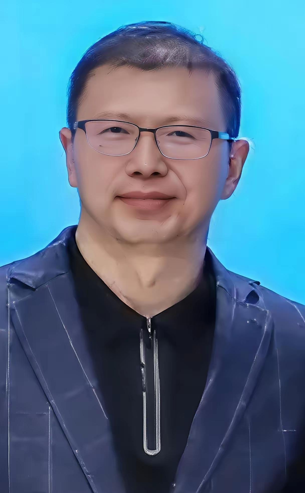这个人，西安的网友认识不？刘耀文，山西阳泉人，和赵贵是同乡也是合伙人，在西安深耕