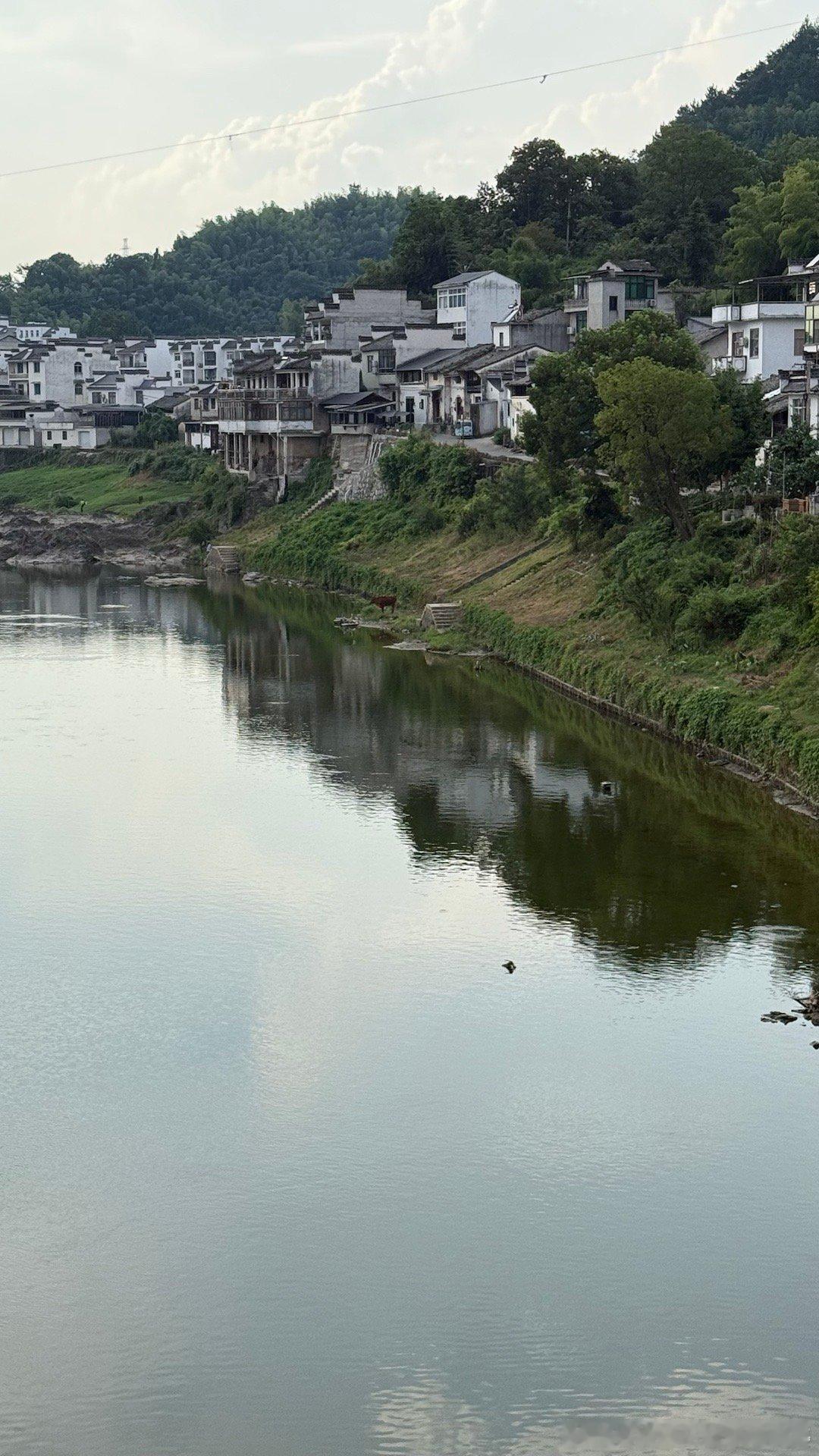昨天爬了黄山，今天在歙县闲逛。我和某人的日常 ​​​