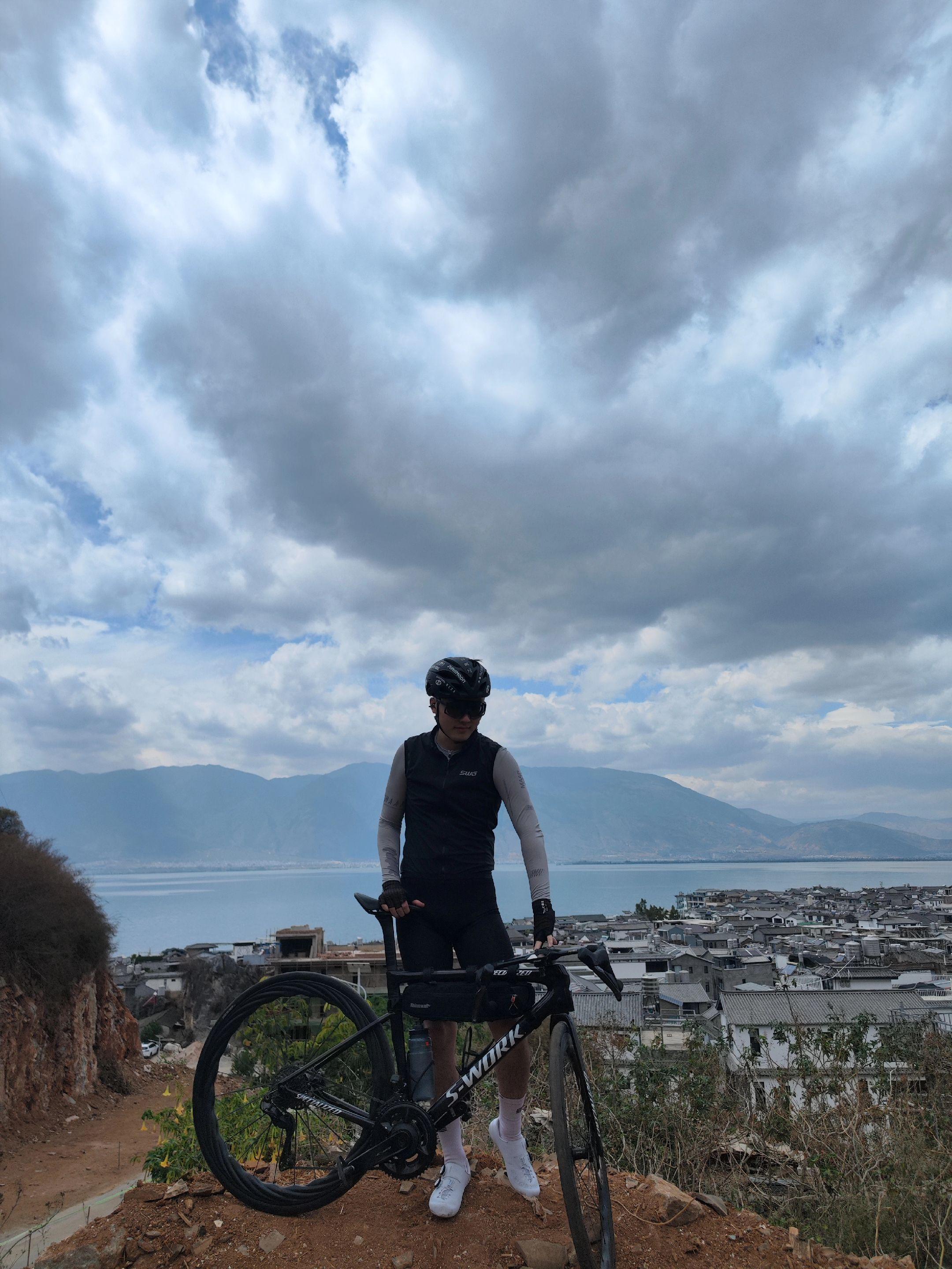 大理有很多心动，打卡环洱海。