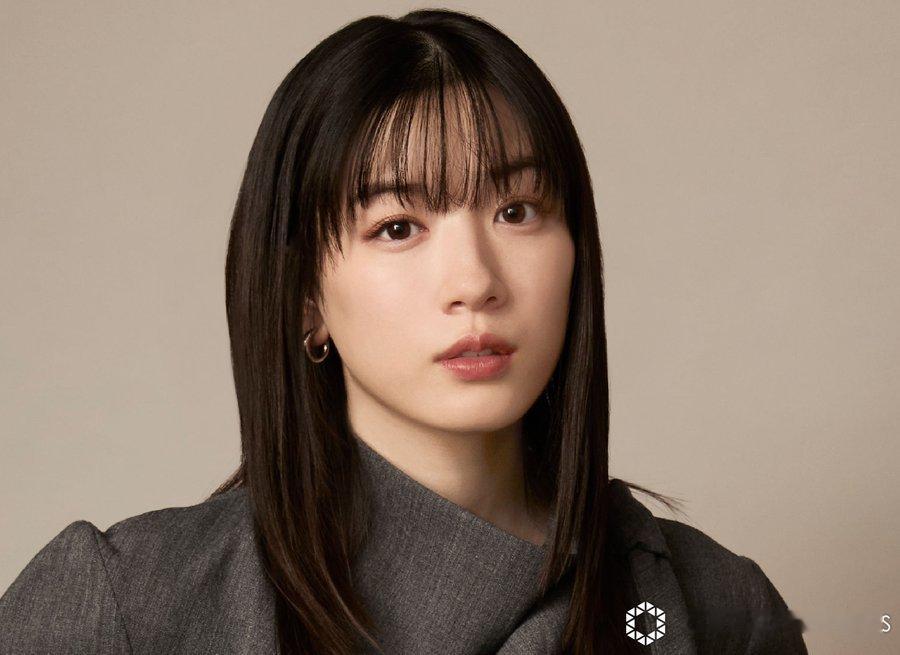 永野芽郁出轨争议后道歉永野芽郁公开道歉 据日媒，永野芽郁在28日晚主持的节目开头