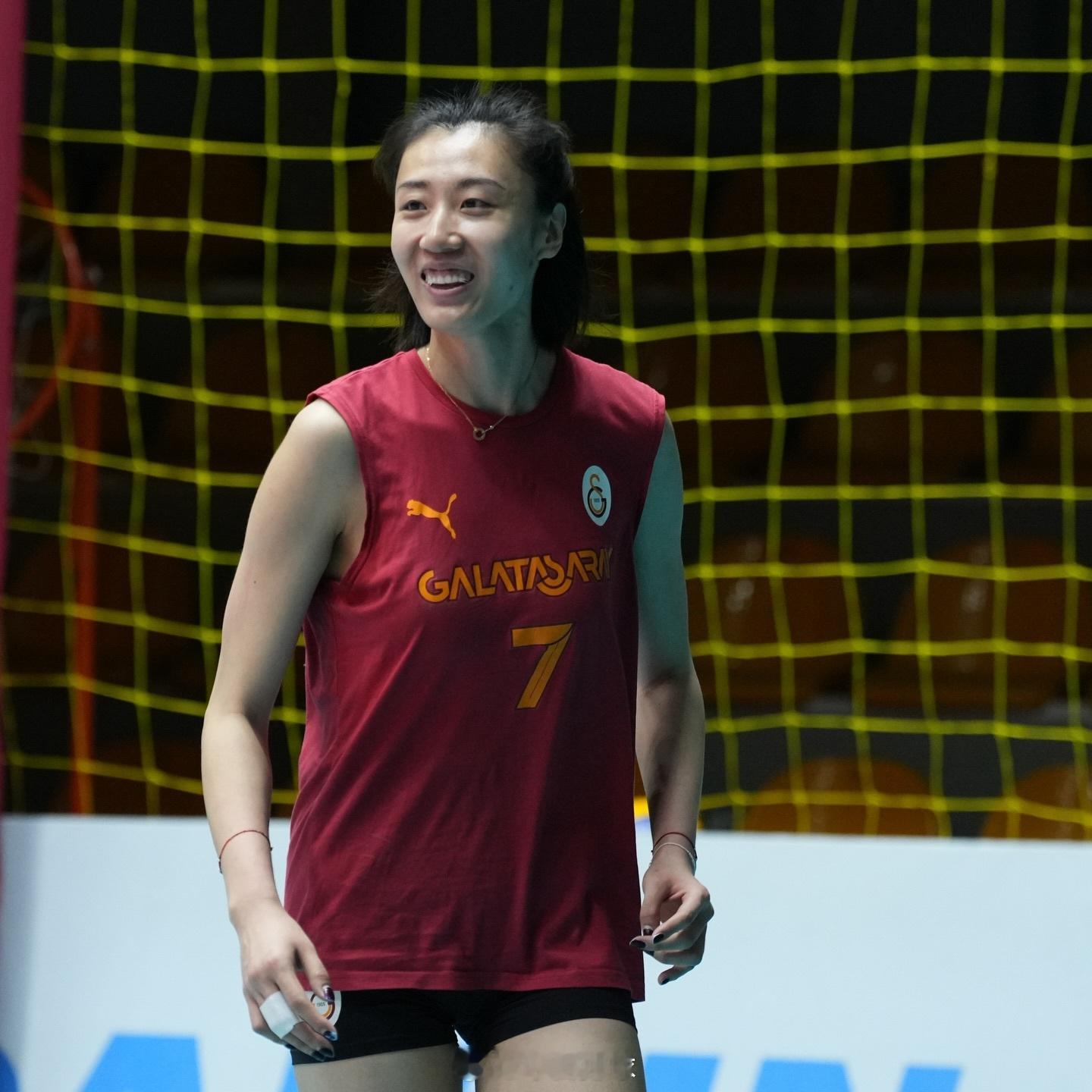 王媛媛 随队训练。王媛媛留洋第一季