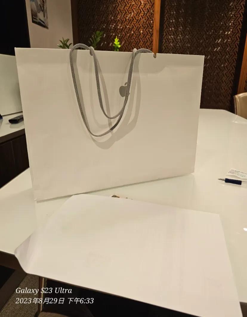 香港某银行存款送MacBook送的是MacBookPro14英时定存了5年死期接