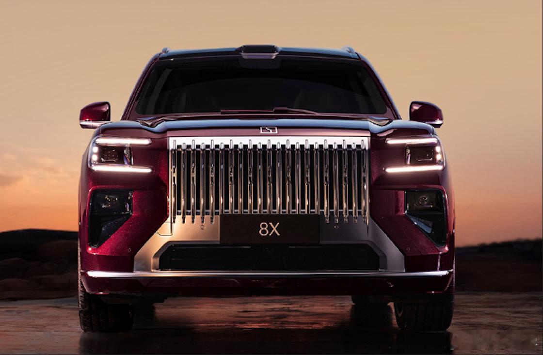 酒红+银 对我来说略登，全黑+熏黑格栅的那个图，像老虎一样，非常帅。极氪8x电车