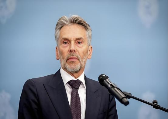 中方正式宣布：更换国内供应商，从此不再合作！荷兰后悔也没用了
安世一事有了最新的